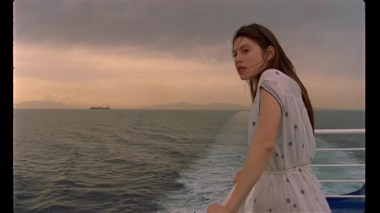 Kungs. This girl kungs cookin on 3 burners. Kings cookin' on 3. Cookin’ on 3 burners. This girl.