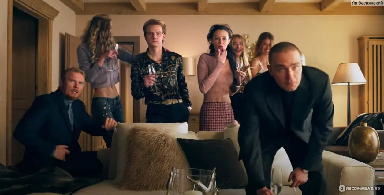 Макэвой особо опасен. Doctor who revolution of the daleks. Особые выходящие. Особо опасен 2008. Петровы в гриппе (2021).