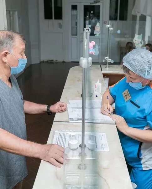 Хирурги областной больницы. 2 хирургия 15 горбольница. Детская больница хирургическое отделение. Хирурги 1 городской поликлиники. Салехардская окружная больница хирургия.