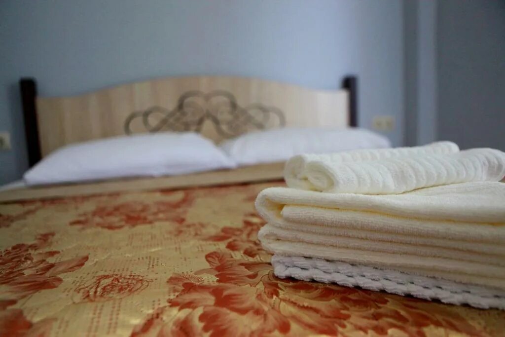 Отель black sea сухум. Гостевой дом black sea guesthouse. black sea guesthouse. отель черный слон сухум.
