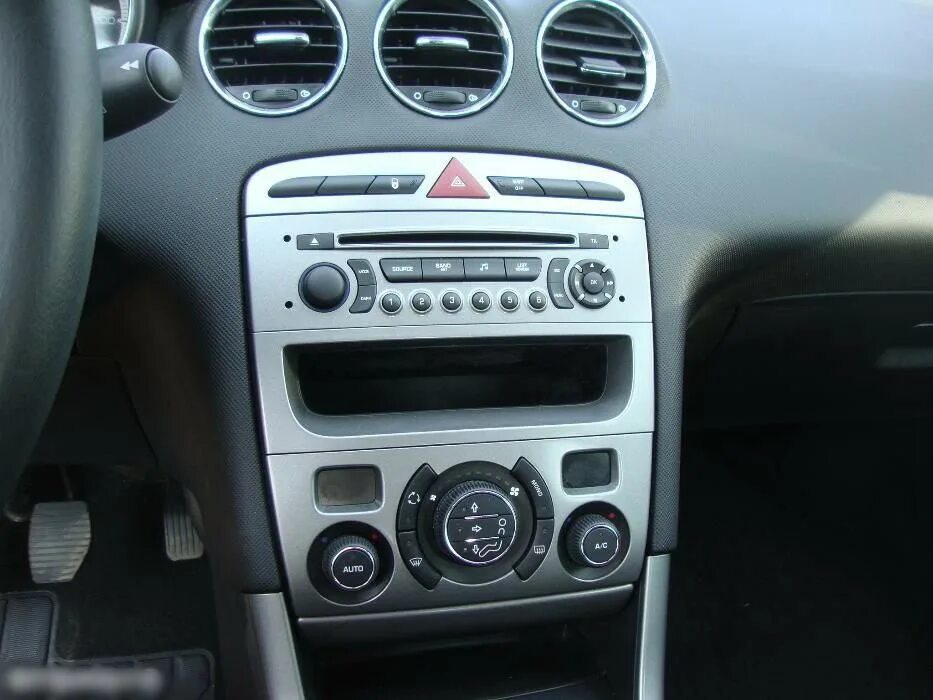 Штатная магнитола 408. Магнитола peugeot 408. Пежо 408 2012 андроид магнитола. Штатная магнитола 408. Штатная магнитола пежо 408.