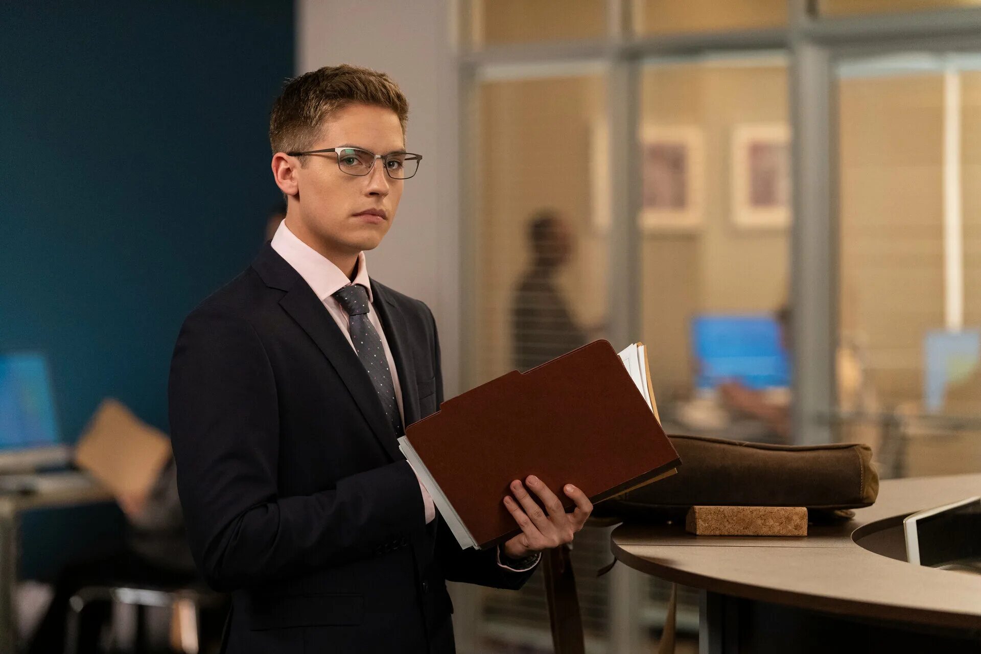 хиро файнс-тиффин после 2. хиро файнс-тиффин хардин скотт. хардин скотт кадры. глава 2 (2020). хиро файнс-тиффин после 2.