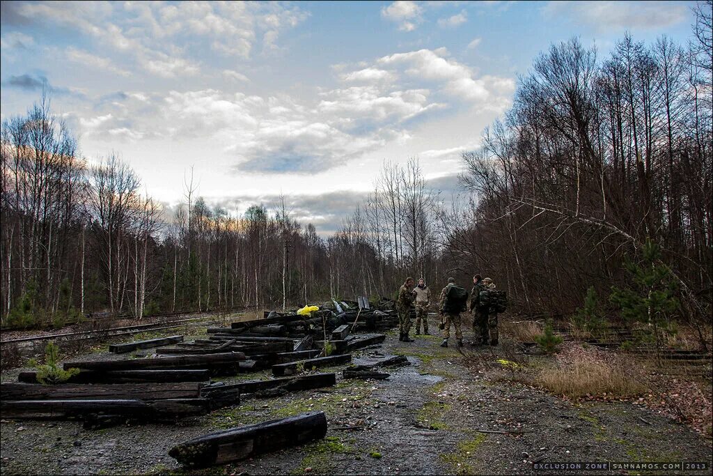 Припять дороги. Железная дорога припять. Дорога в чернобыль. Припять зона отчуждения. Станция янов припять.