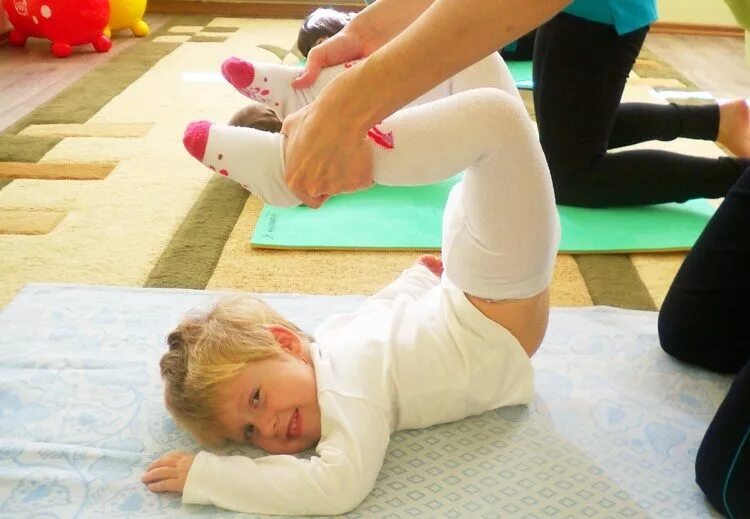 Лфк 8. Упражнения лфк для детей с дцп. лечебная физкультура для детей с дцп. дети с дцп на физкультуре. лечебная гимнастика при дцп для детей.