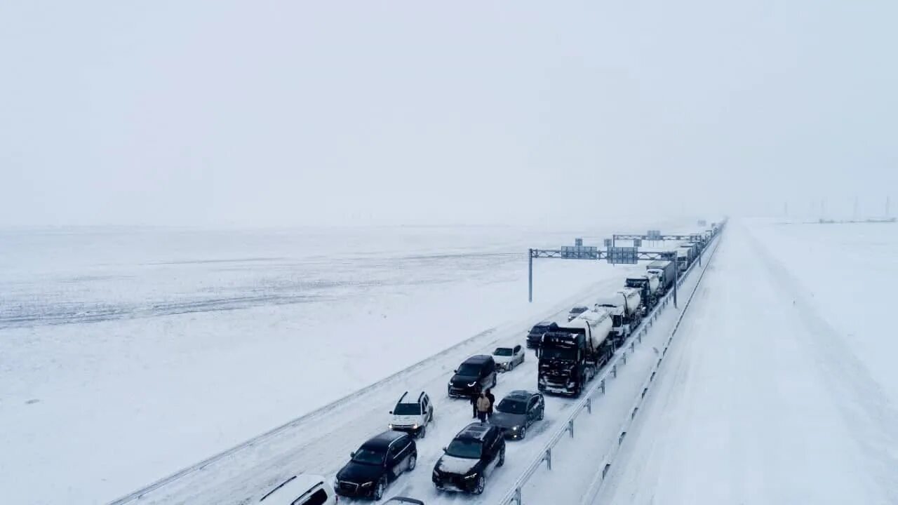 Крымский мост таврида. Крымский мост трасса Таврида. Трасса Таврида 2. Метель в Крыму. В Крыму перекрыли дороги зимой 2021 Таврида.