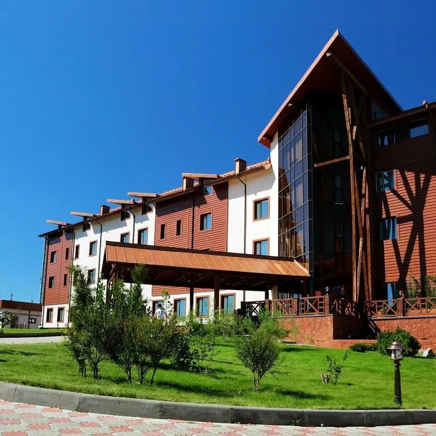 Алтын кун боровое. Отель кокшебель боровое. Hotel gloria боровое казахстан. Отель бурабай боровое. Отель в боровое.