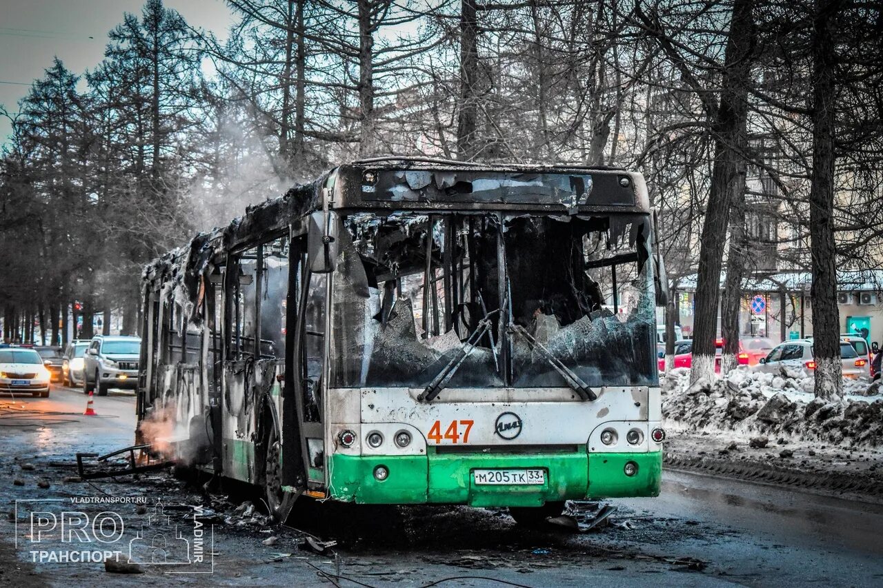 Чп автобус. Автобус. Во Владимире сгорел автобус. Автобусная улица. Во Владимире сгорел автобус 24.