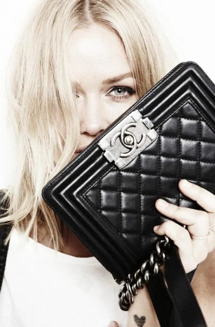 Девушки chanel. Шанель одежда. Образ шанель. Шанель кампейн. Девушка в стиле chanel.