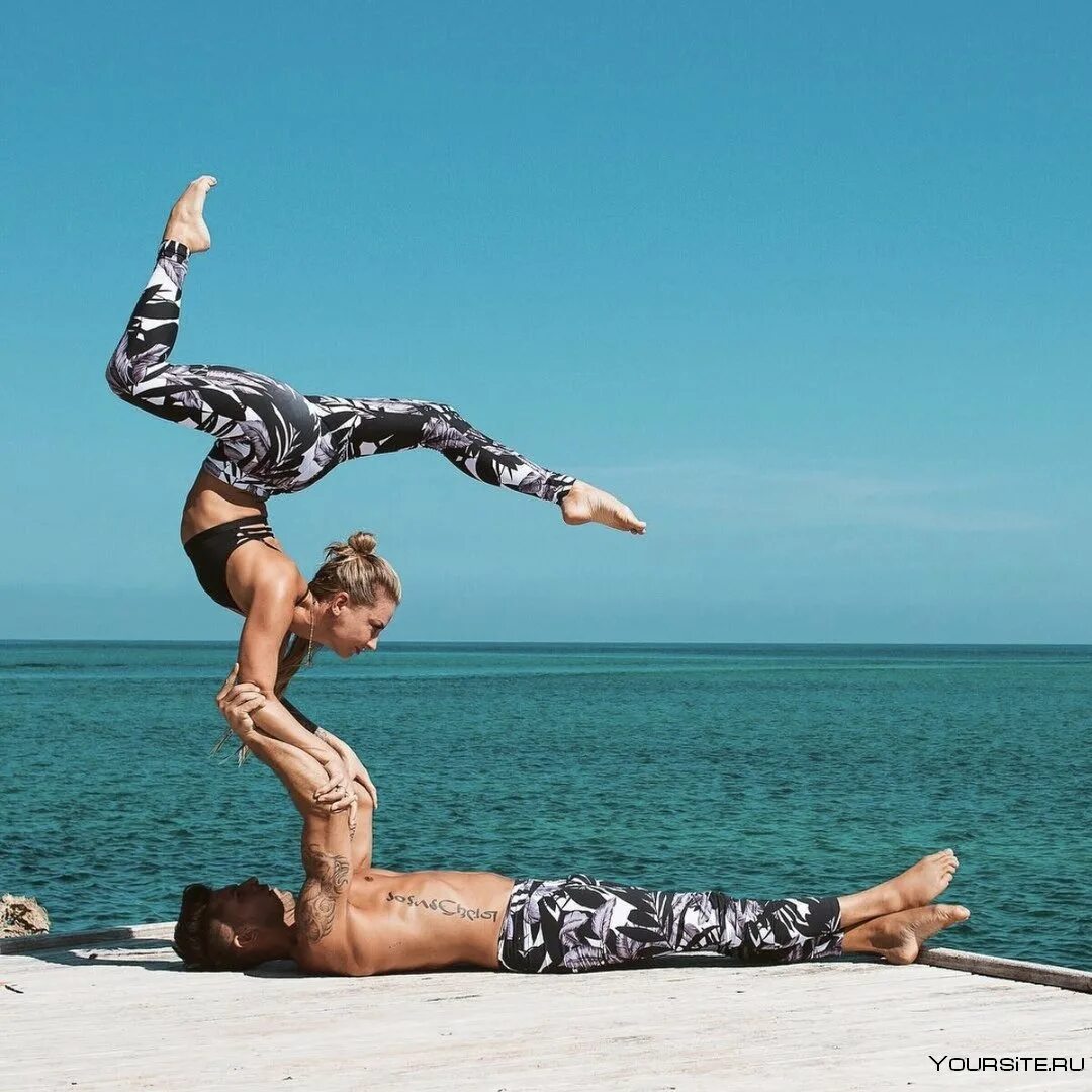 Акробатика элементы в паре. Акробаты пары. Акробатические элементы. Силовая акробатика. Акробатический дуэт большаковых.