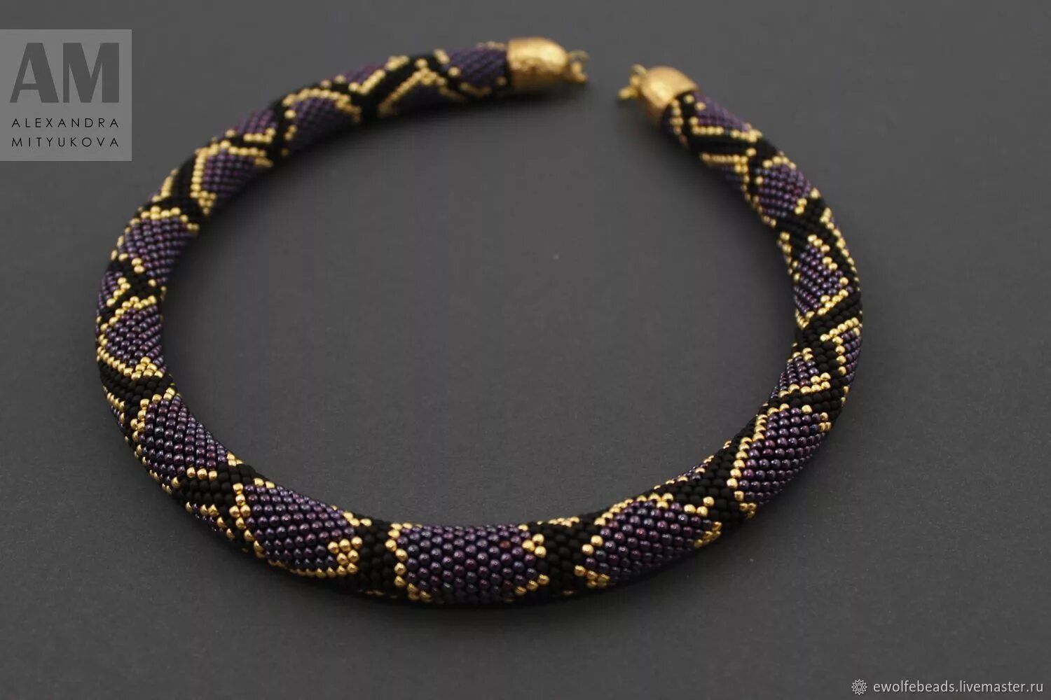 Жгут из бисера змея фото Жгуты из бисера схемы VK Stone bead jewelry, Crochet beaded bracelets, Beaded je