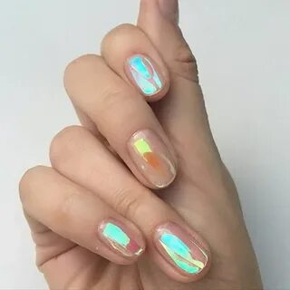 Стекающий маникюр