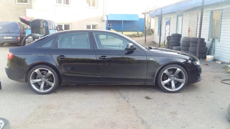 Audi a4 b8 колеса. Audi a4 b8 роторы. Audi a4 b8 матовая. Audi a4 b8 колеса. Ауди а4 r19.
