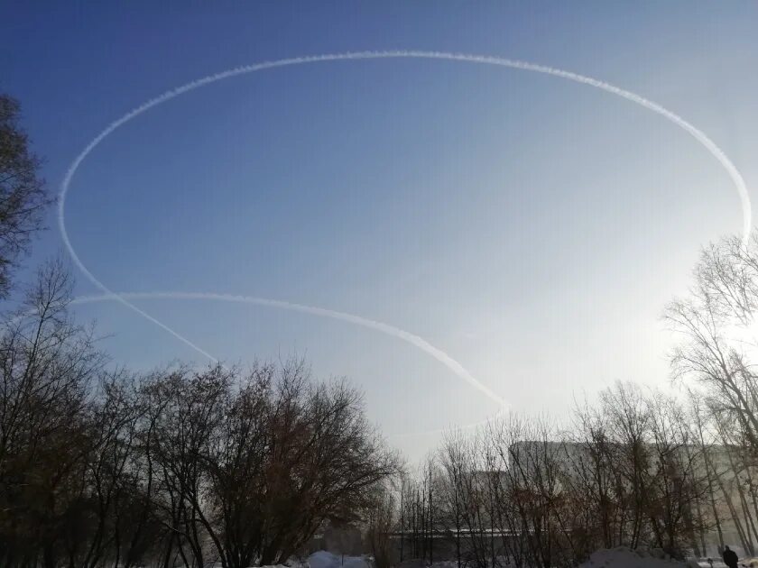 Кольцевое новосибирск. Круги в небе над Новосибирском. НЛО. Летающие круги в небе. Купол над Новосибирском.