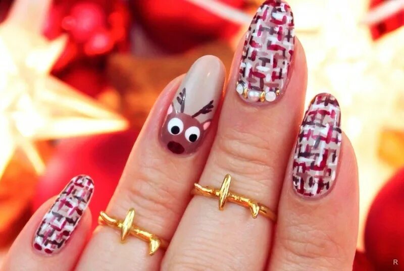 Классный маникюр 2021. Красные ногти на новый год 2021. Маникюр со знаком водолея. Маникюр с символом 2024. Маникюр со знаком бесконечности.