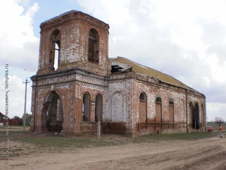 Воскресенка энгельсский район саратовская область. Село Подгорное Саратовская область. Подгорное Саратовская область Церковь. Подгорное Саратовская область Энгельсский район. Храм в селе Подгорное Саратовская область.