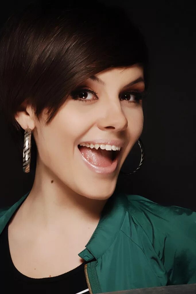 Erika итальянская певица. Певицей эрикой. Певицей эрикой. Певицей эрикой. Ханс лундмоен.