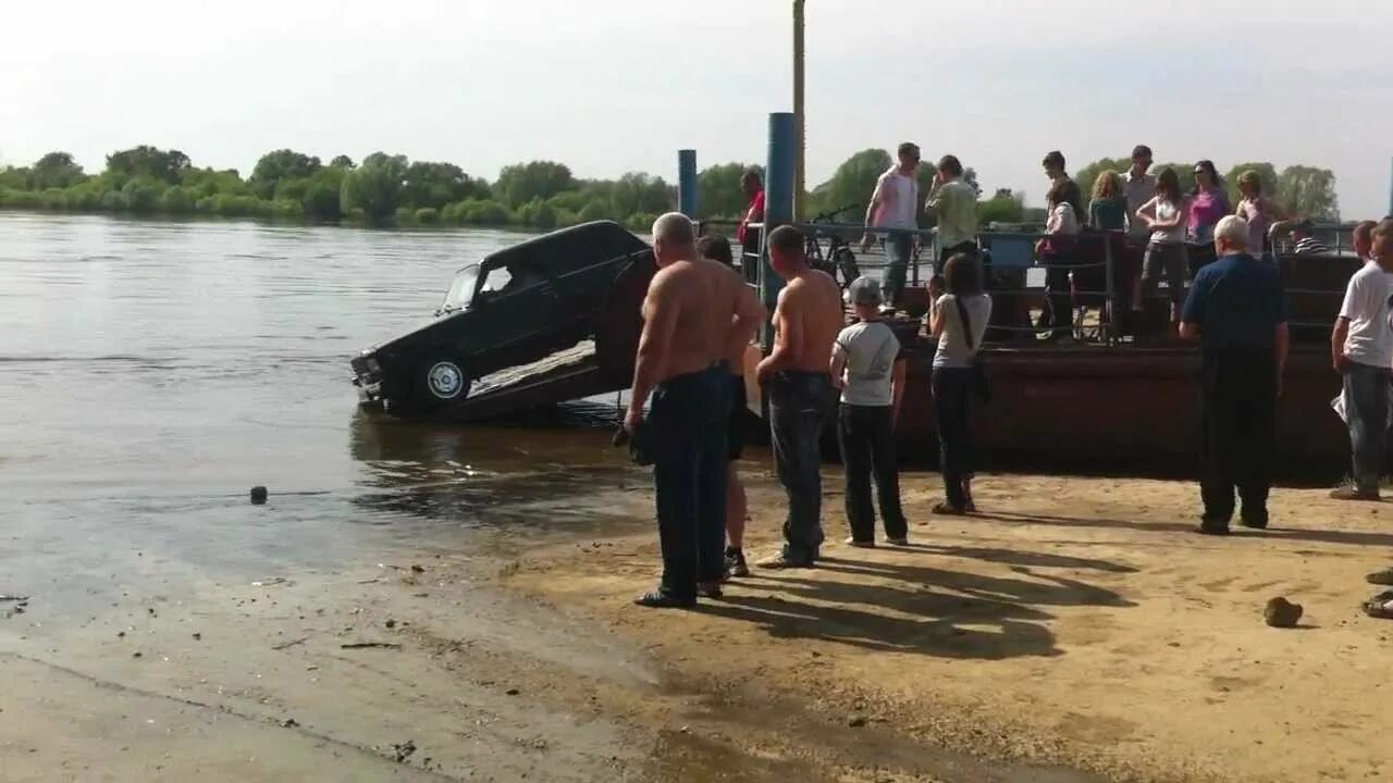 Понтонный мост павлово тумботино. Переправа павлово тумботино камера. Мост в павлово на тумботино. Понтонный мост павлово. Мост через оку в городе павлово.