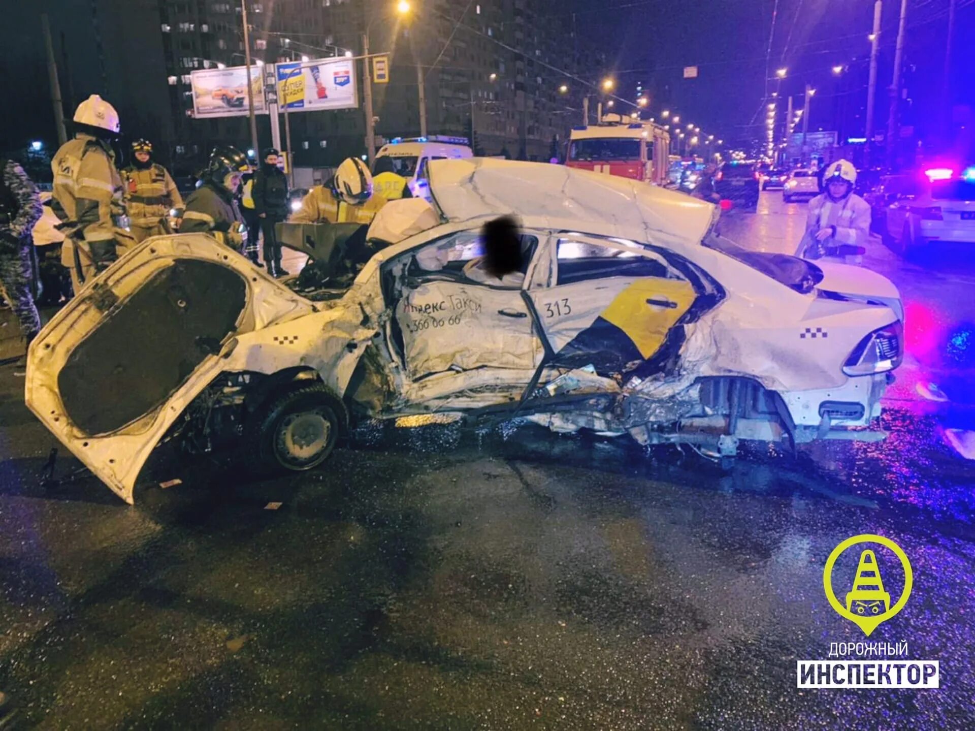 Дтп санкт-петербург вольво 28. Дтп на каде в санкт-петербурге. Авария на васильевском острове сегодня. Дтп в санкт-петербурге инфинити. Авария фольксваген поло красный.