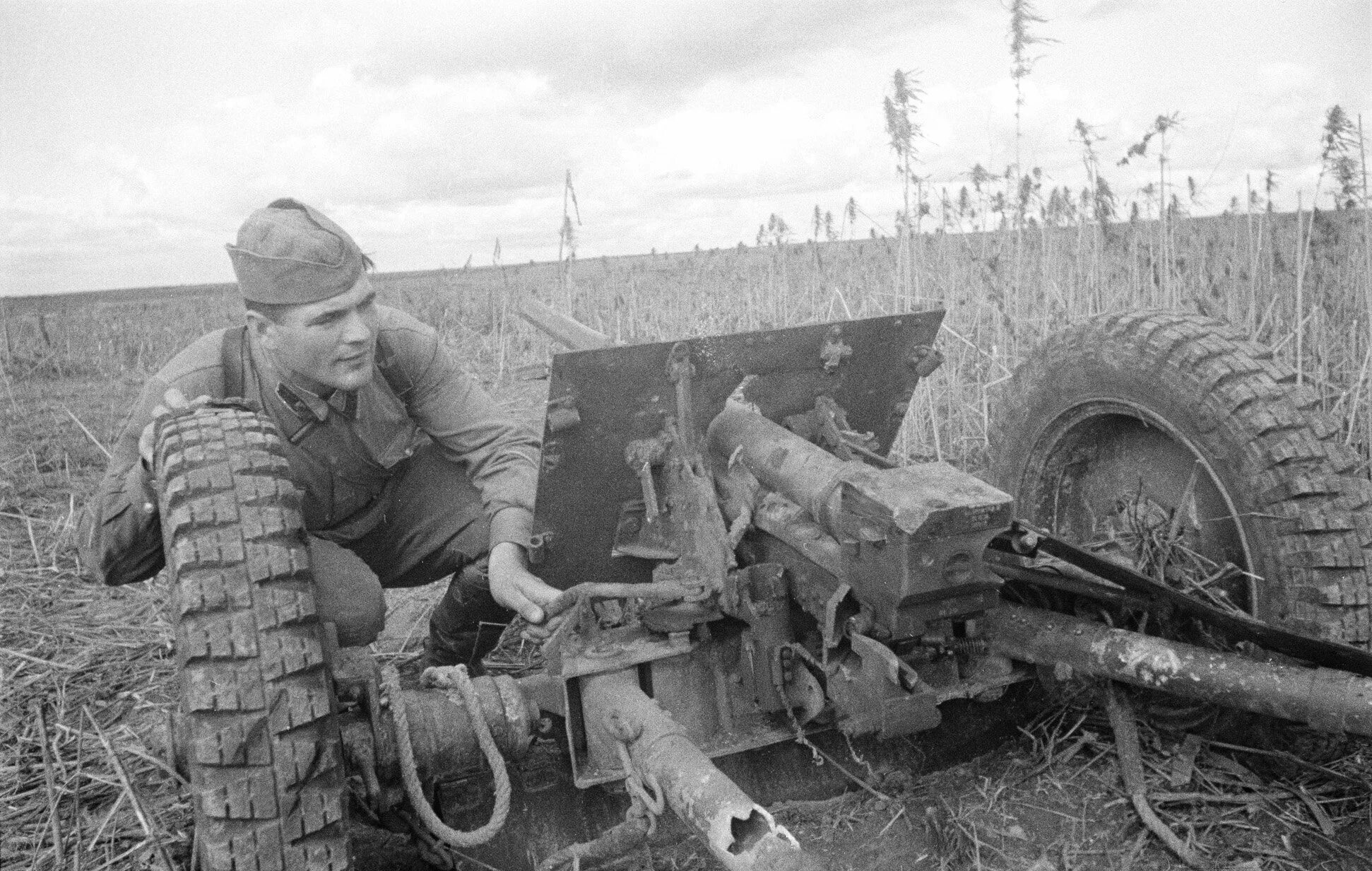 Артиллерист во время войны. 37-Мм противотанковая пушка Pak 35/36 3.7-cm Panzerabwehrkanone 35/36. 45 Мм пушка ВОВ. 37 Мм противотанковая пушка СССР. Пушки РККА 37 мм.