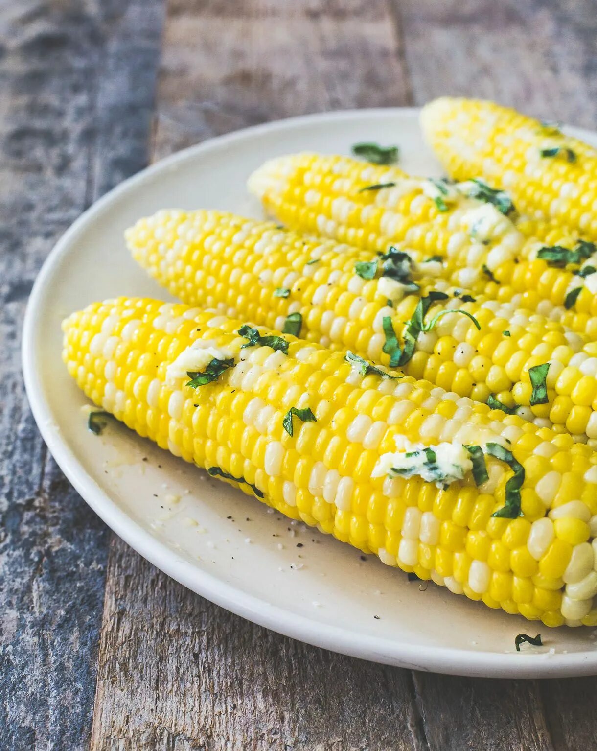 Вареная кукуруза. Кукуруза Оватонна. Кукуруза в початках вареная. Кукуруза молочная вареная. Кукуруза вареная в початках