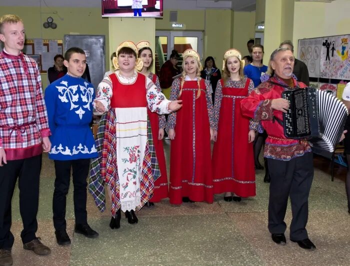 Сайт клинцовского колледжа. Народный костюм Клинцовский район Брянской области. Брянский народный костюм. Национальный женский костюм Клинцовского района Брянской области. Народный костюм Клинцовского района.