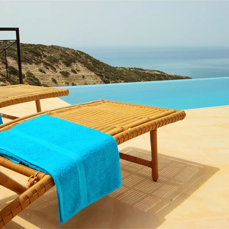 Aphrodite Hills Holiday Residences 5*. Лежак на пляже. Шезлонг на море. Holiday шезлонг.