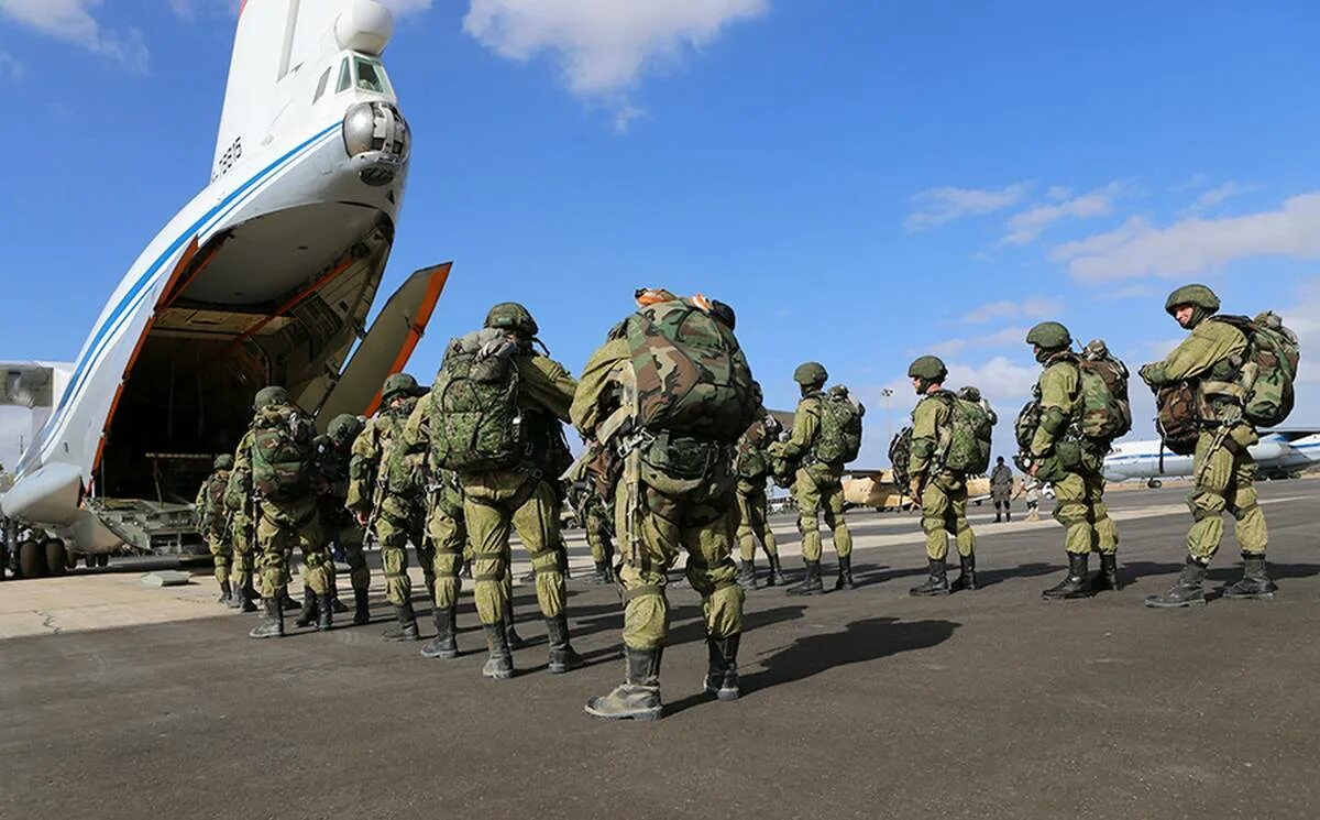 Десантники спецназ. Воздушно десантные войска вс РФ. Воздушно-десантные войска (ВДВ) РФ. Спецназ ССО десантирование. Воздушно-десантные войска РФ В Сирии.