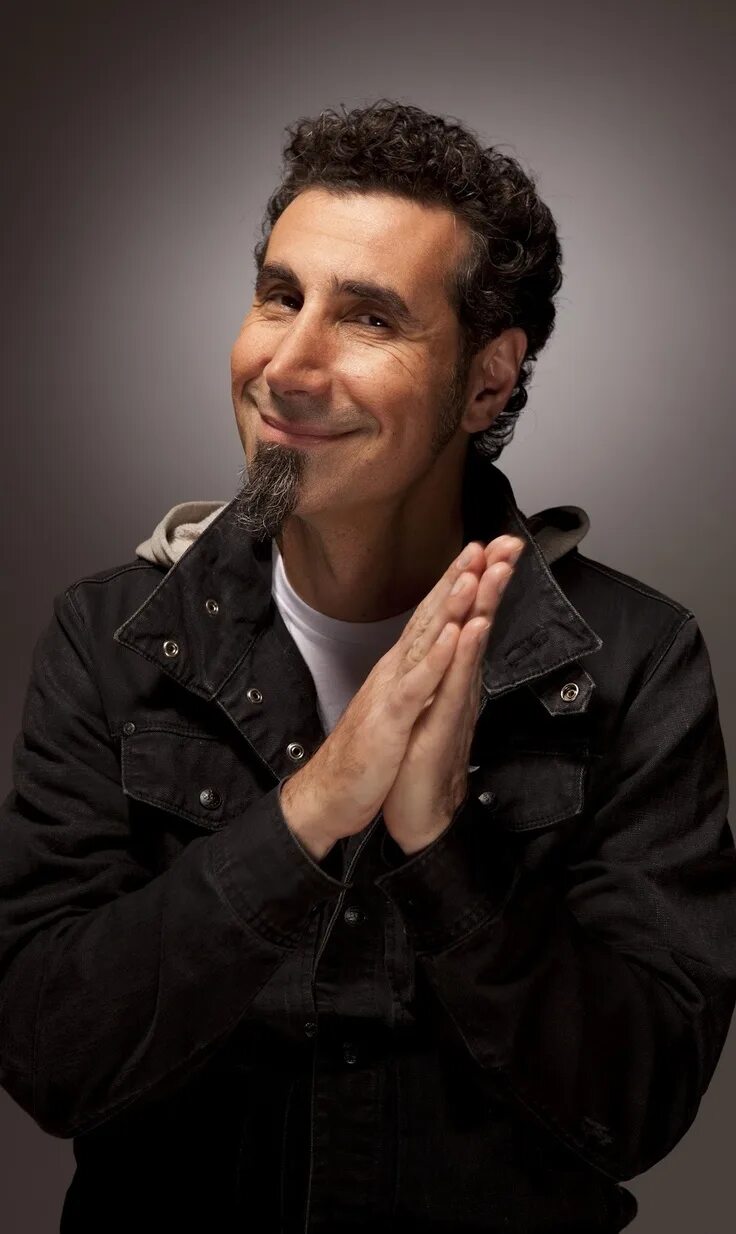 Солист system. Серж танкян. system of a down серж танкян. вокалист soad. serj tankian группа.