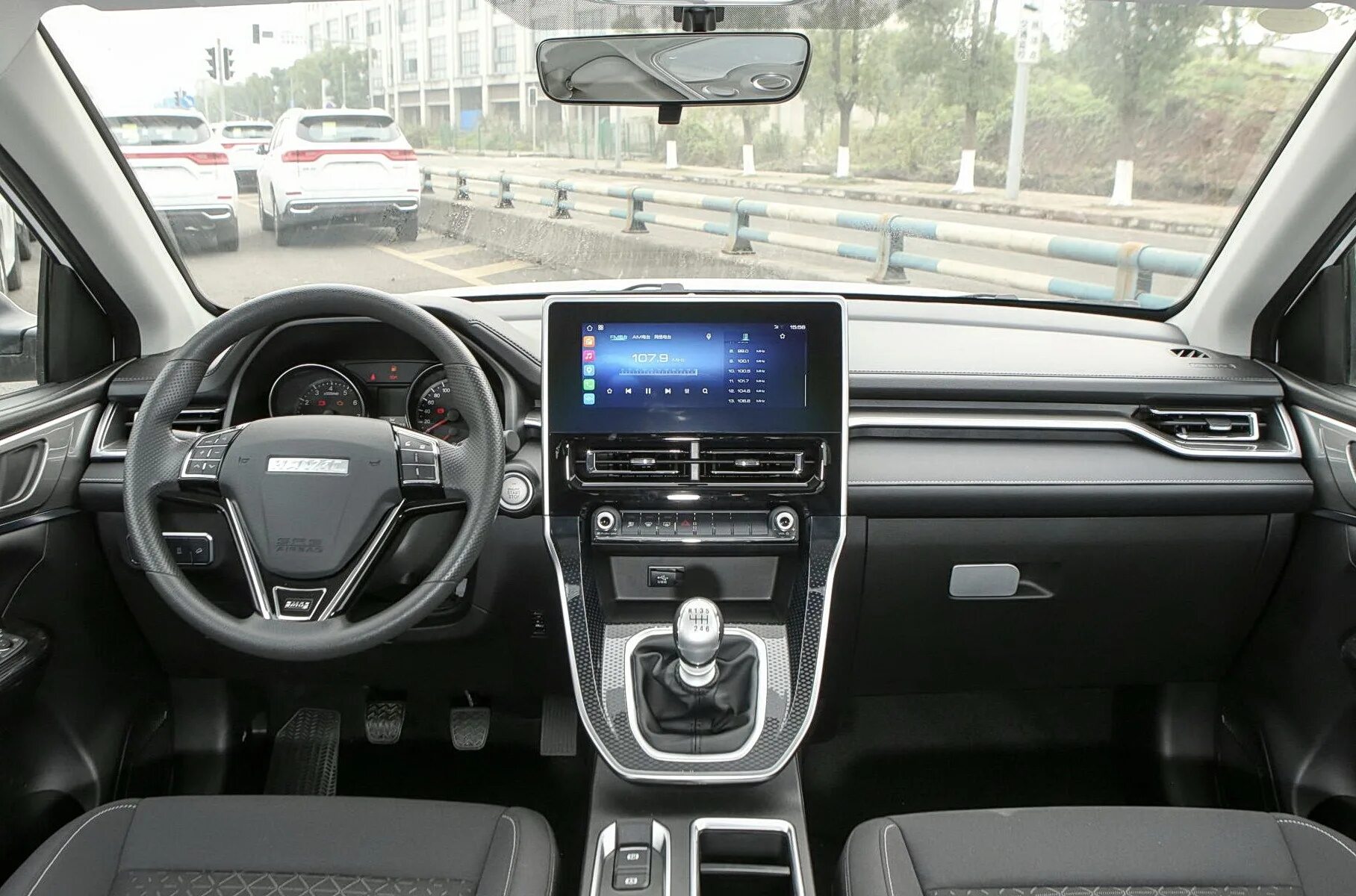 Купить хавал м6 новый у официального. Haval m6 Plus. Haval m6 кроссовер. Машина Haval h6 салон. Новый Haval m6.