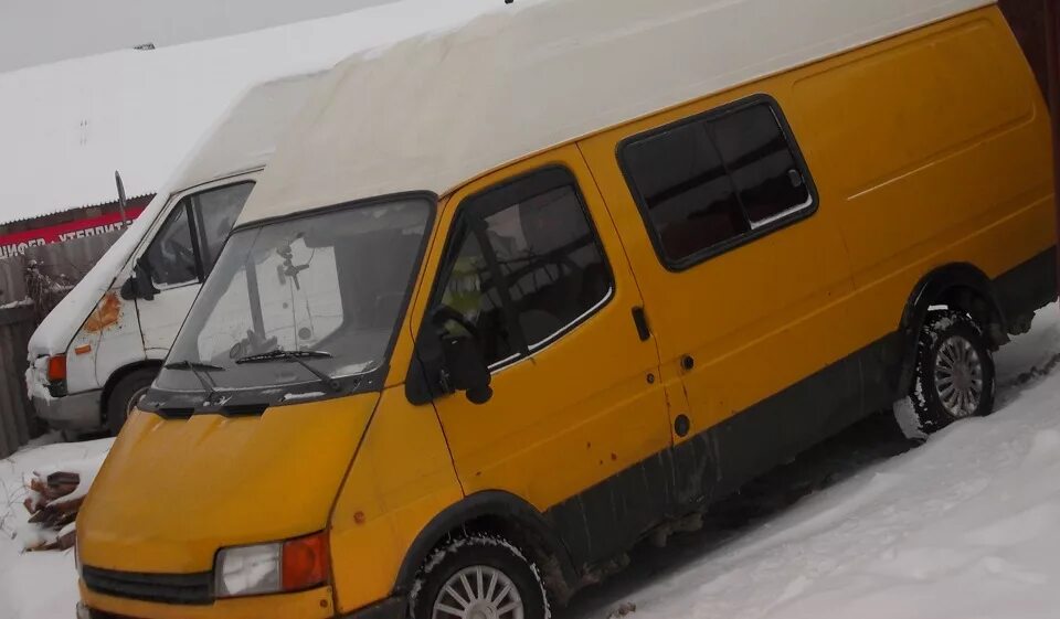 Форд транзит старенький. Форд транзит старый. Ford transit старый 2008. Форд транзит 4 поколения. Форд транзит старый кузов.