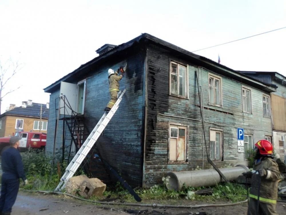 Поселок Октябрьский Устьянский район. ЦУМ поселок Октябрьский Устьянский район. Посёлок Октябрьский Архангельская область Устьянский. Пос. Октябрьский Устьянского района Архангельской.