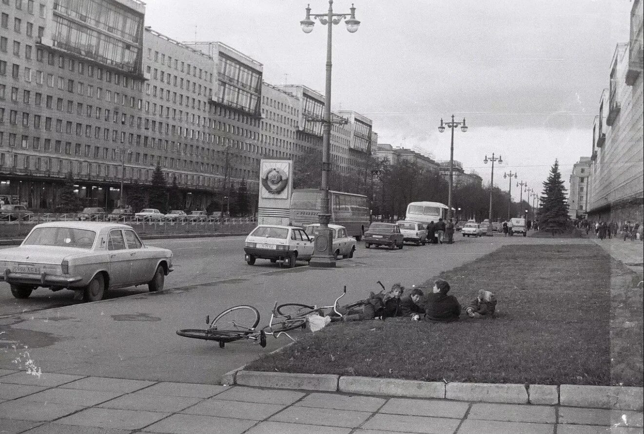 Московский проспект Ленинград 60-е годы. Ленинград 1988. Проспект славы 1988 год. Московский проспект СССР Ленинград.