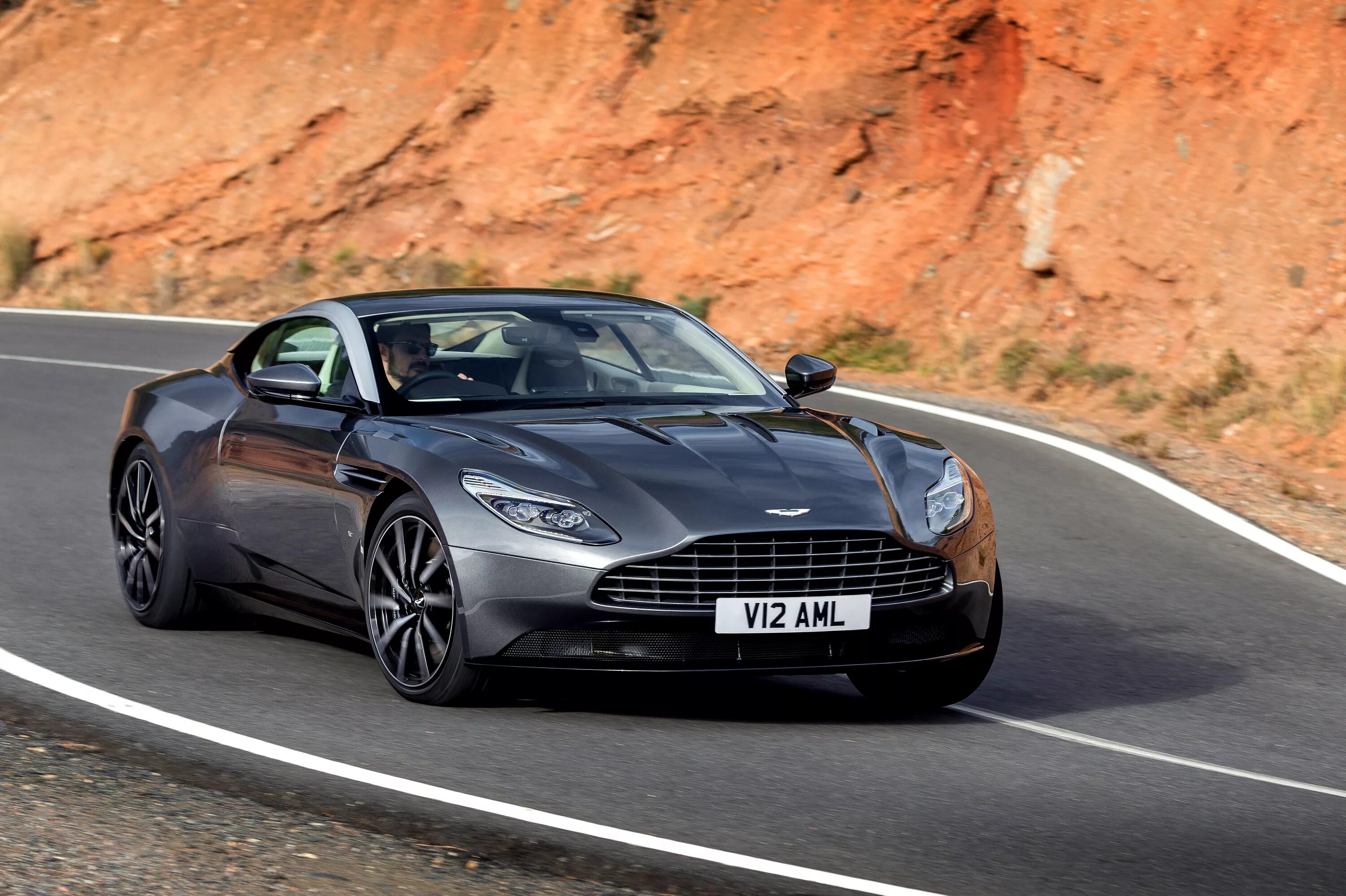 Aston martin db. Aston martin db11 2017. автомобиль aston martin db11. aston martin db11 2016.