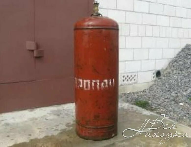 Старый газовый баллон. Газовый баллон нзга 50 литров. Лета газовый баллон. Баллон пропан 50л шильда. Баллоны со сжиженным углеводородным газом.