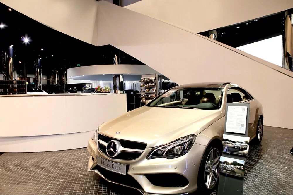 Мерседес Бенц Крытый 4м. Mercedes-Benz Magazin. Автосалон марседес Бенц. Mercedes Benz Tashkent. Купить мерседес в европе