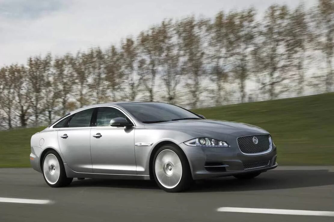 Авто в том купить. Jaguar XJ x351. Jaguar XJ (x351) 2009. Ягуар XJ 2010. Jaguar XJ 2009.