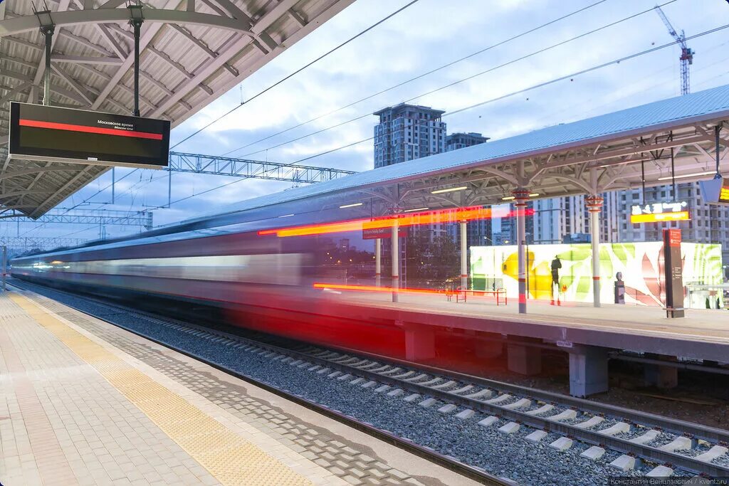 Поезд иркутск улан батор. Ужд швейцарии электричка. Renfe испания. Станция деловой центр мцк. Ближайший железнодорожный поезд.