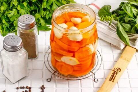 Морковь с чесноком в маринаде