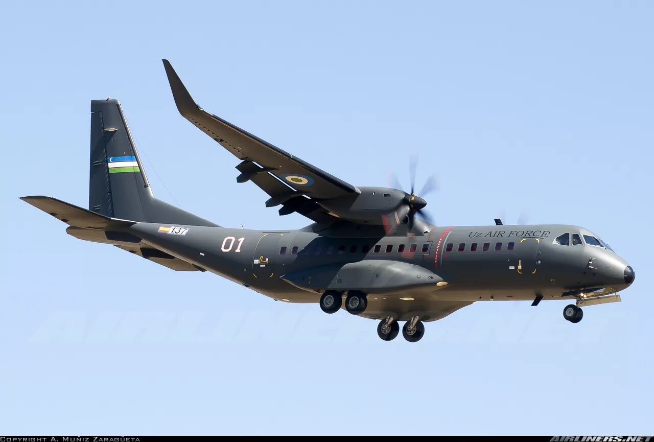 Уз аир. Casa c 295 w Uzbekistan Air Force. Casa c-295w. C295 самолет ВВС Узбекистана. ВВС Узбекистан Air Force Uzbekistan.