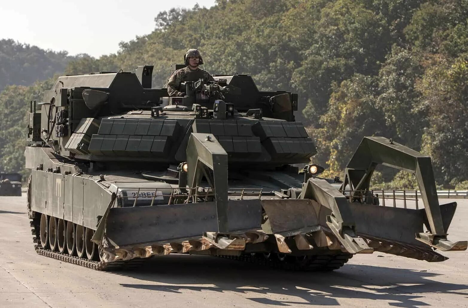 Бронемашина m1150. M1150 assault breacher vehicle. Инженерная машина m1150 abv. M1150 abv. M1150 abv.