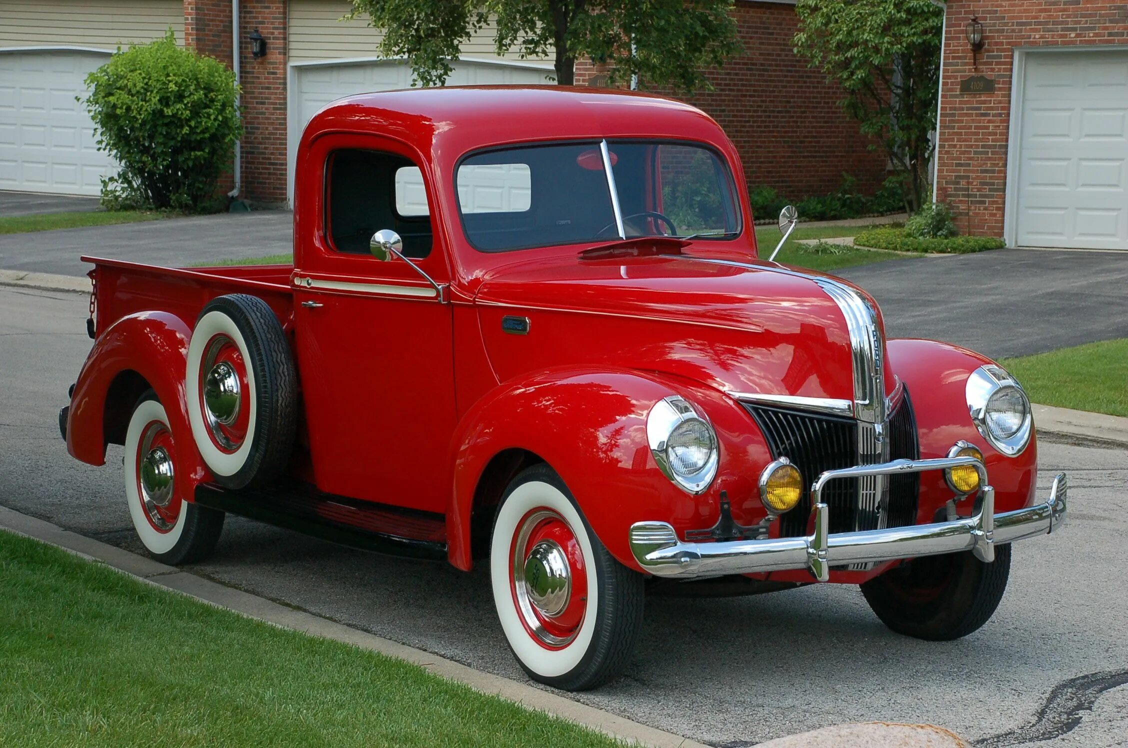 Best old cars. Ford Pickup 1941. Ford Truck 1940. Ford Pickup 1940. Chevrolet Pickup 1940.