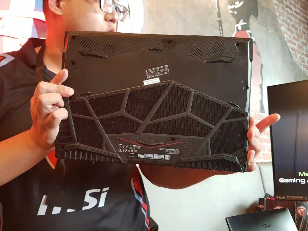 Msi alpha b5eek 237xru. Ноутбук игровой msi alpha 15 b5eek-238ru. msi alpha 15 b5eek-237xru внутри. ноутбук msi alpha 15 b5eek-237xru. msi alpha 15 b5eek-054ru-054ru.