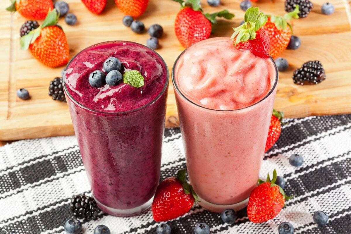 Смузи ягодный микс. Смузи черника ежевика. Berry Smoothies (ягодный смузи) колеус. Смузи черника Ягодное.