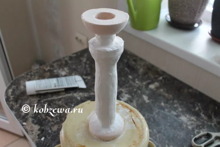 Свечи из гипса своими руками. Подсвечник из гипса. подсвечник из алебастра. подставка из гипса для свечей. подсвечник из гипса своими руками.