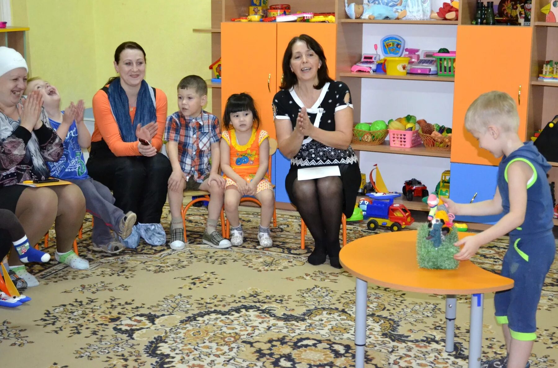 колледж воспитатель детского сада. колледж воспитатель детского сада. воспитательница детсада. колледж воспитатель детского сада. женщина воспитатель.