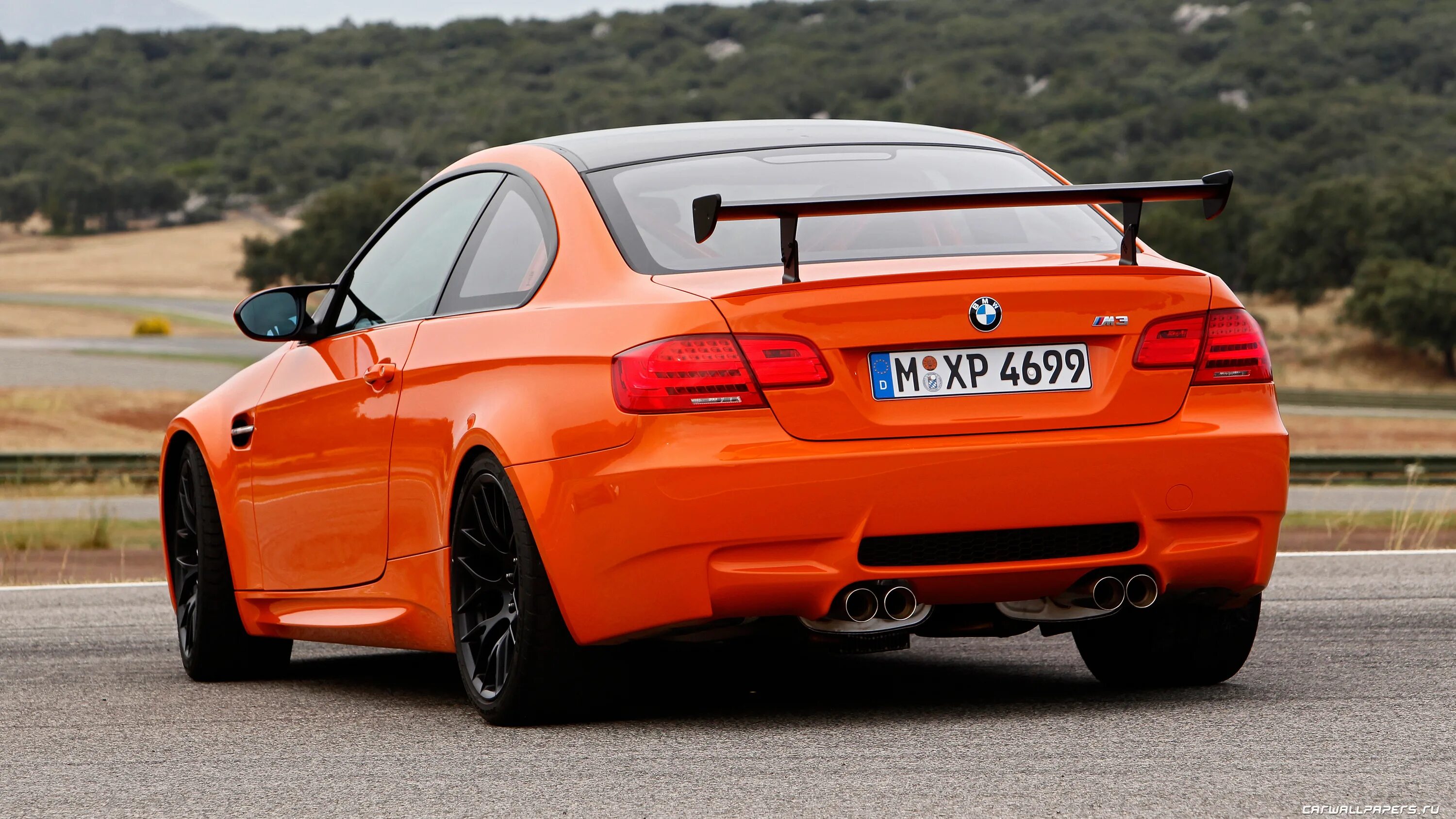 М 3 автомобиль. BMW m3 e92 GTS. BMW m3 GTS 2010. 2010 BMW e92 m3 GTS. BMW m3 GTS 2011.