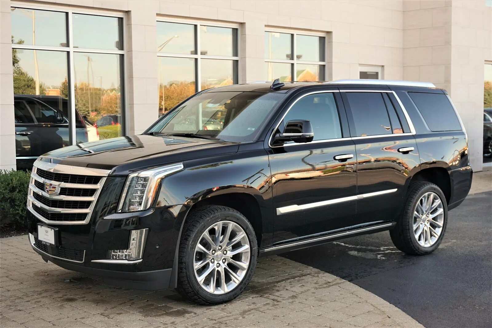 Кадиллак Эскалейд 2018. Внедорожник Кадиллак Эскалейд. Cadillac Escalade 2023. Эскалейд Кадиллак Эскалейд.