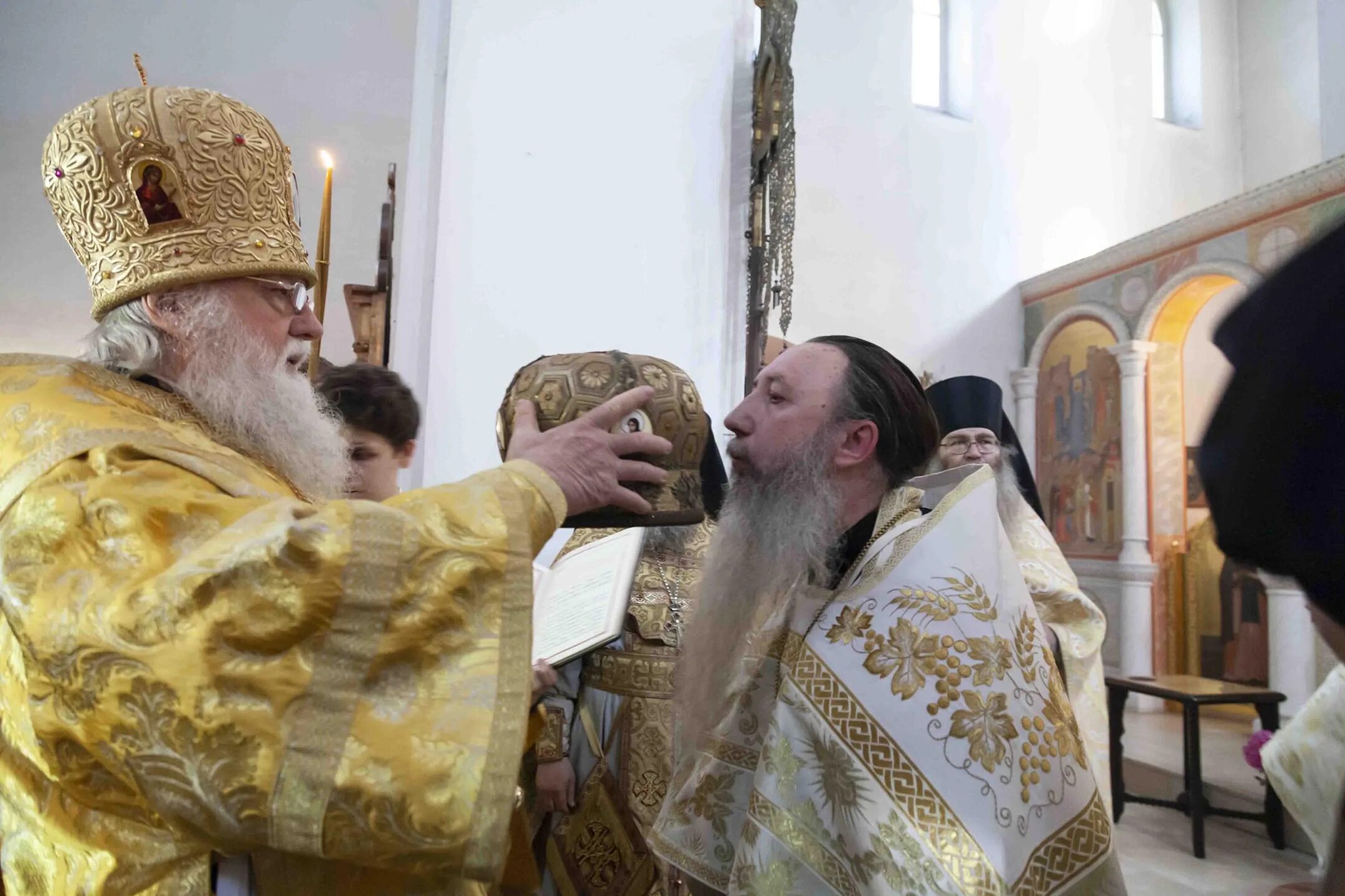 игумен сильвестр пивоваров. алексей заночкин епископ. игумен софроний баландин. отец мелхиседек артюхин. сан ниже архимандрита 6.