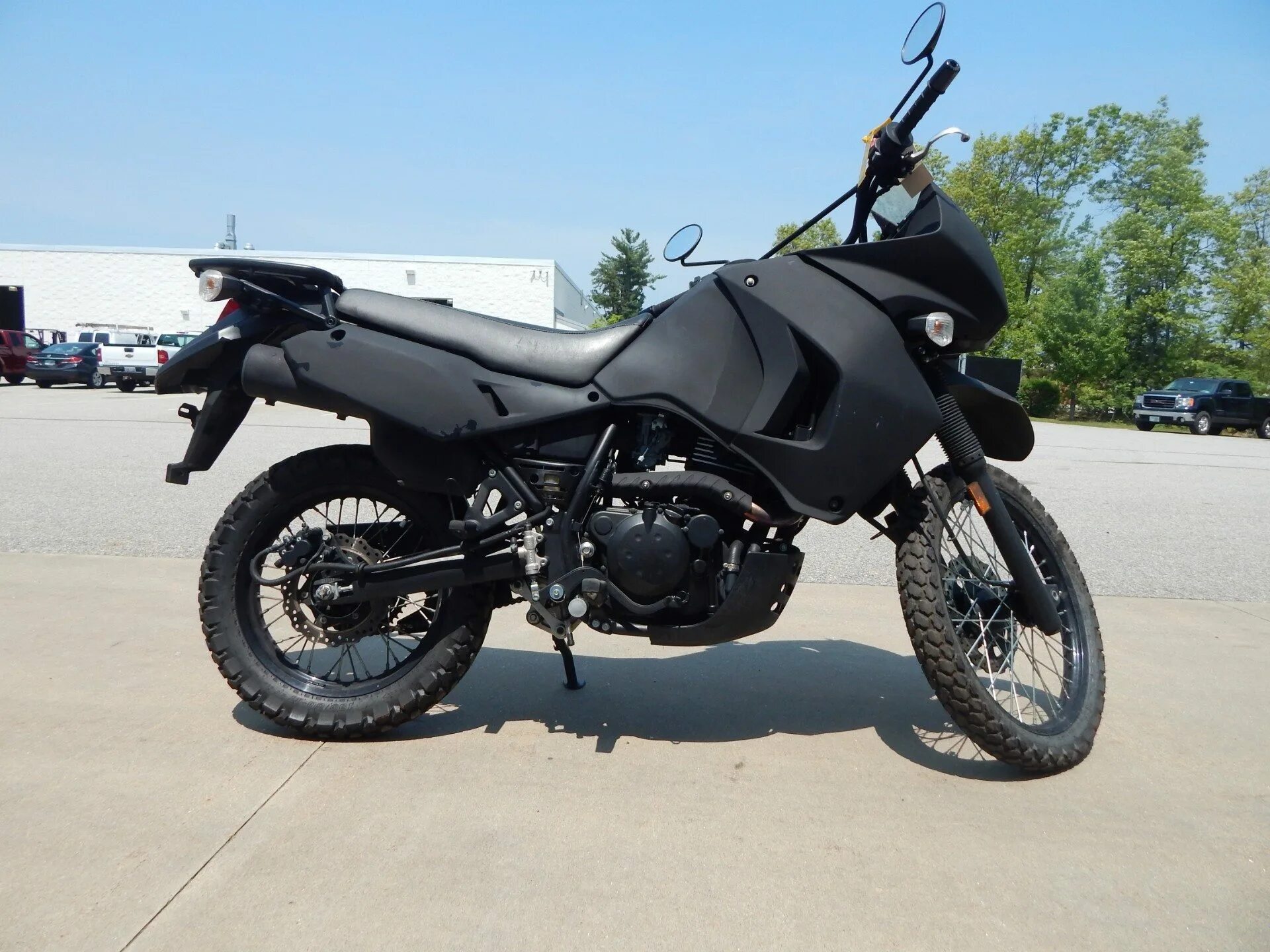 кавасаки 650 кубов. мотоцикл кавасаки ниндзя 650 кубов. мотоцикл сузуки 650 кубов. Honda deauville 650 кофры. Suzuki xf 650 freewind.