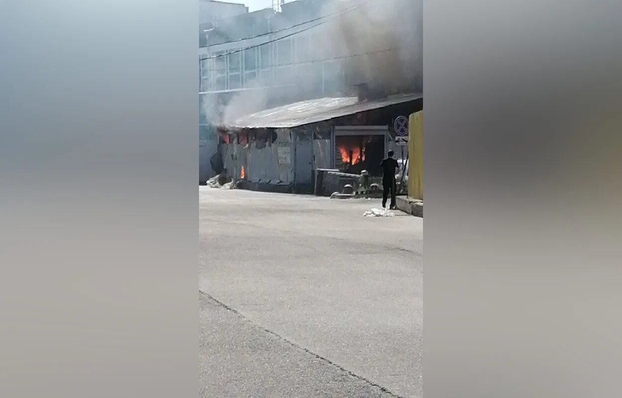 Почему сгорел склад в петербурге. Пожар в санкт-петербурге. склад в санкт-петербурге сгорел. пожар на складской улице спб. пожар в санкт-петербурге сейчас.